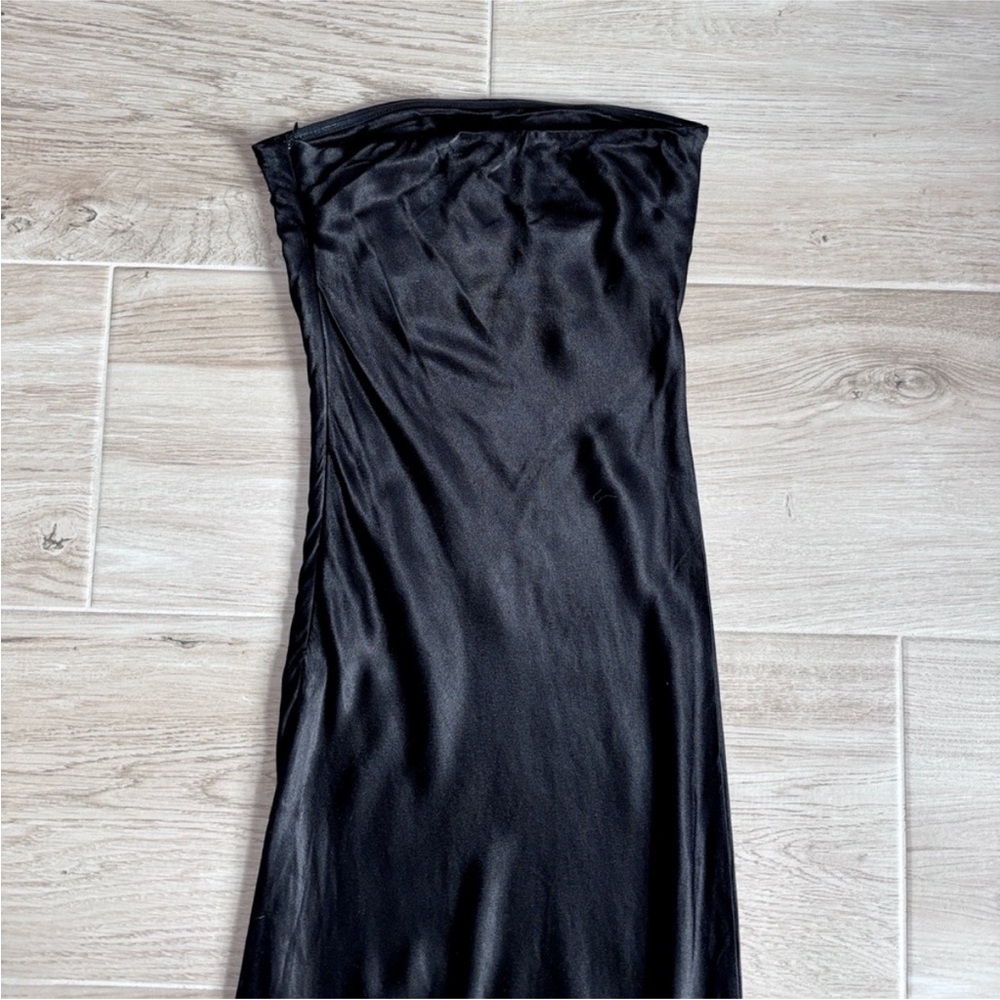 NWT SNDYS x REVOLVE Angel Strapless Satin Midi Dress in Black - Picture 7 of 8